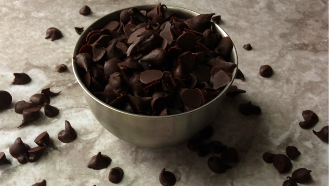 'Video thumbnail for How to make Keto Homemade Chocolate Chips (Sugar Free)'