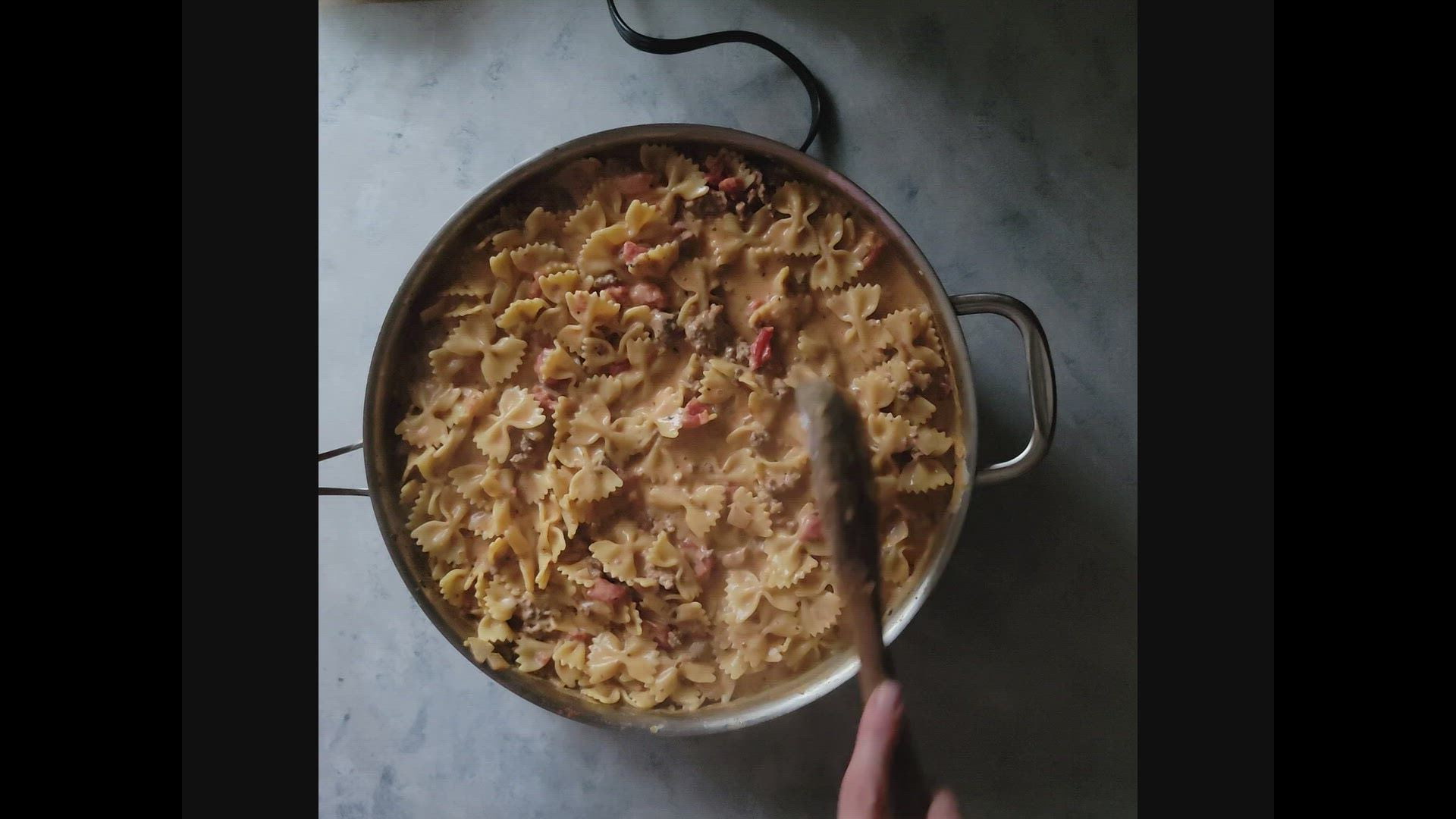 'Video thumbnail for One Dish Creamy Beef Pasta'